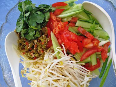 How to Make Thai Green Papaya Salad (Som Tam)