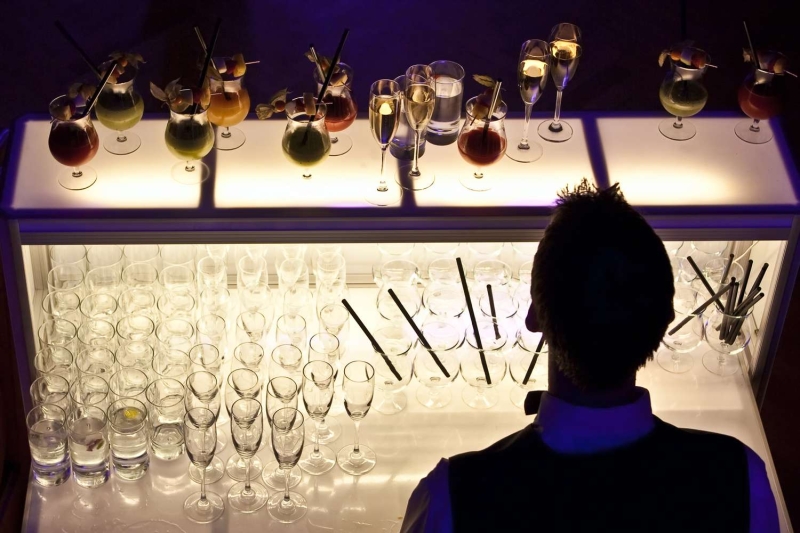 Bartending 101: Essential Techniques, Tips, and Tricks