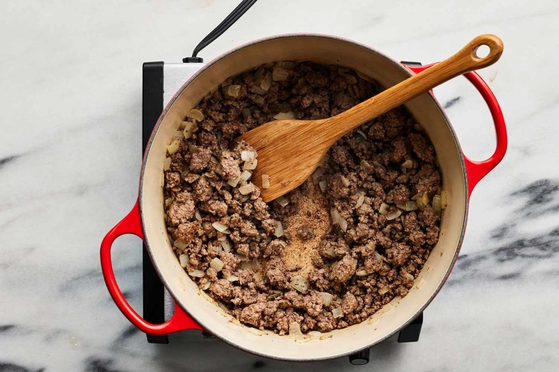 Greek Pastitsio: Baked Pasta With Meat and Béchamel