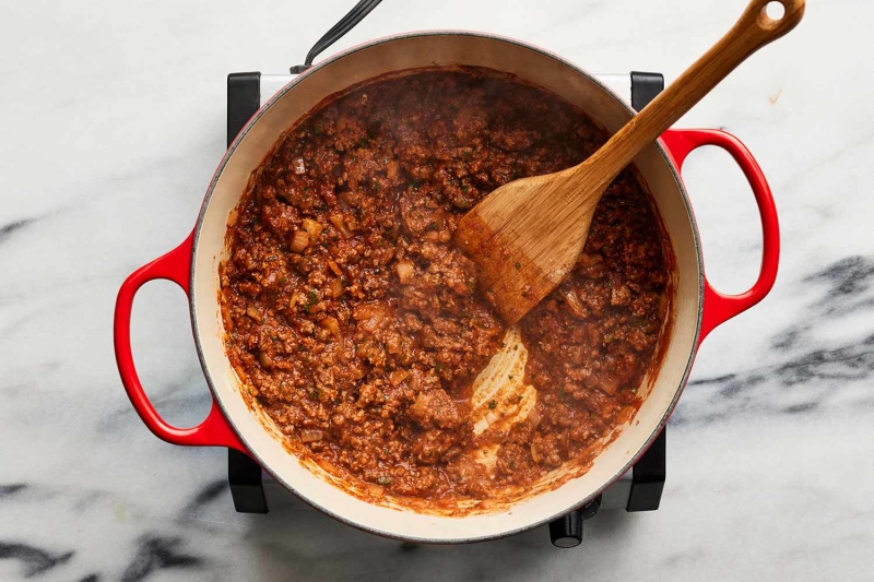 Greek Pastitsio: Baked Pasta With Meat and Béchamel