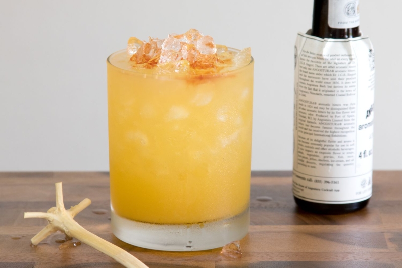 Rum Swizzle Cocktail